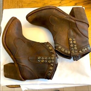 MUSSE & CLOYD OILED LEATHER BROWN BOOTS.  …